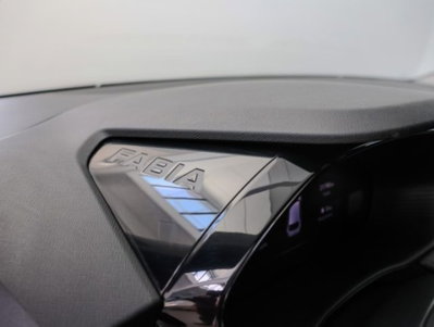 Skoda Fabia 1.0 tsi Selection 115cv dsg (17)
