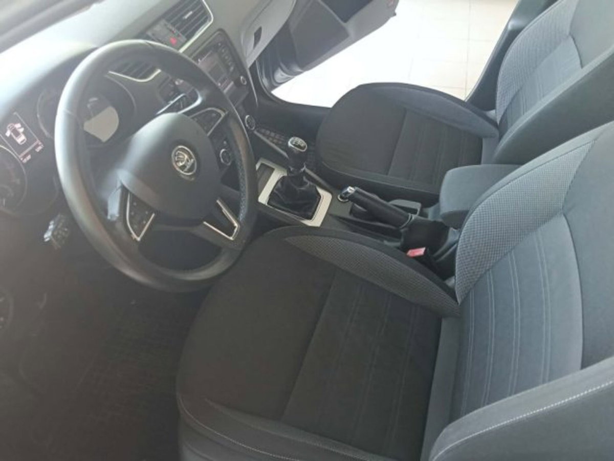 Skoda Octavia Station Wagon 1.4 TSI Wagon Executive G-Tec (4)