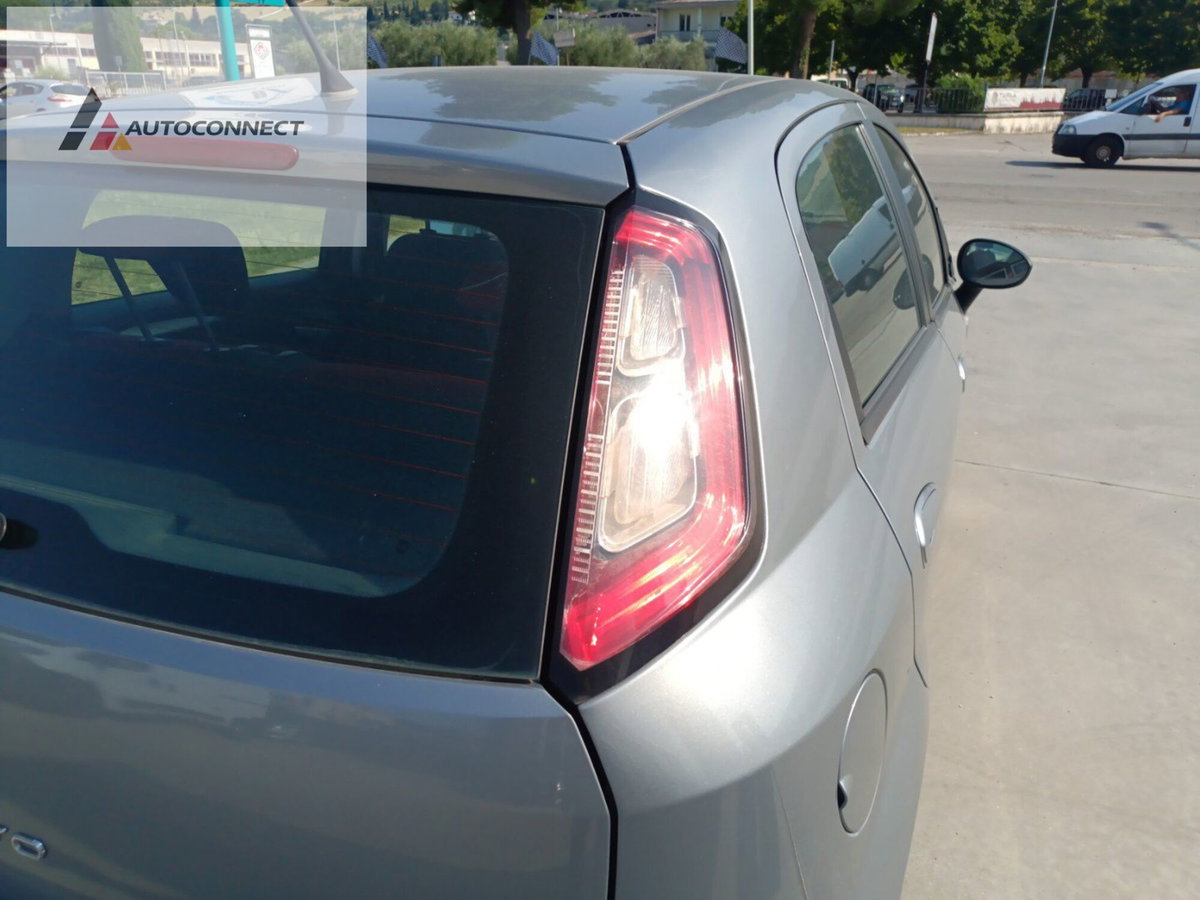Fiat Punto Evo 1.4 5 porte Dynamic Natural Power (11)