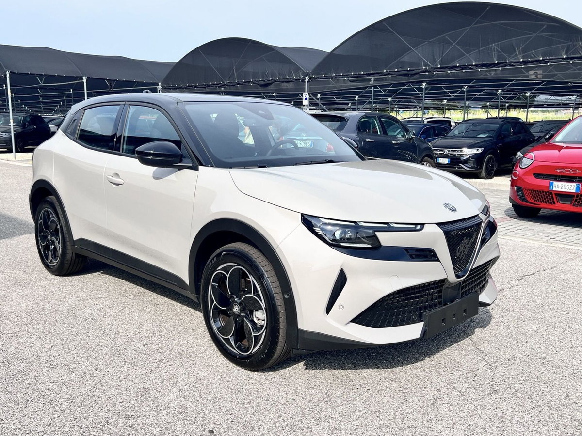 Alfa Romeo Junior elettrica Speciale 156cv (2)