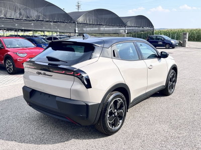 Alfa Romeo Junior elettrica Speciale 156cv (3)
