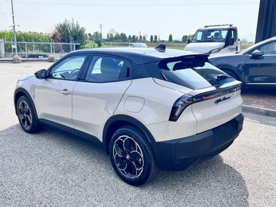 Alfa Romeo Junior elettrica Speciale 156cv (4)