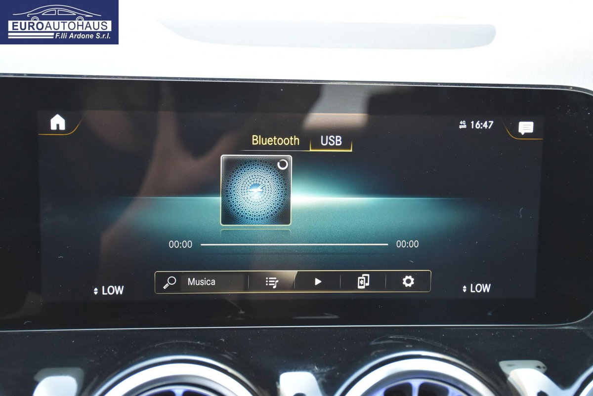 Mercedes-Benz EQA 250 Premium Plus (13)