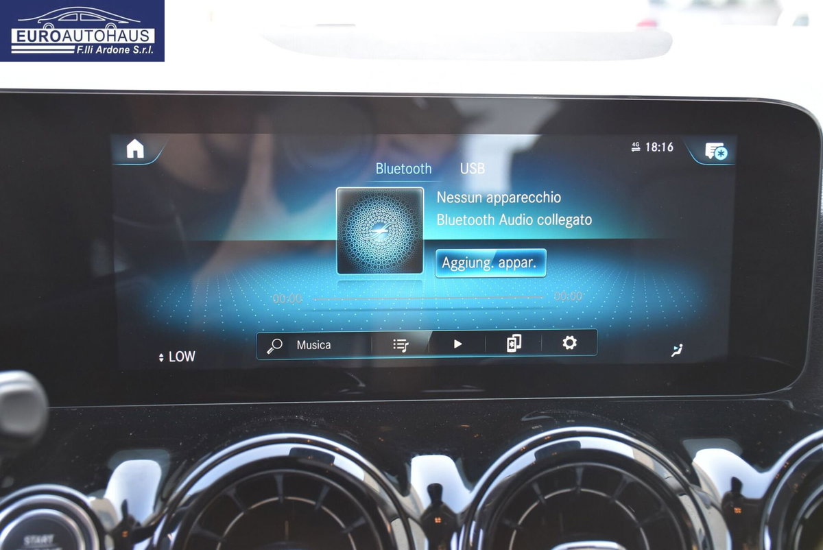 Mercedes-Benz GLA SUV 200 d Business Extra auto (11)
