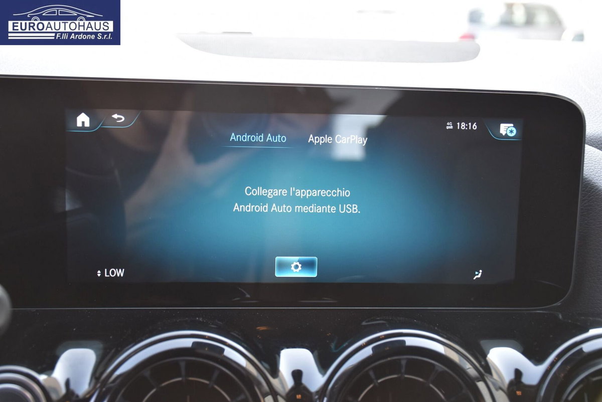 Mercedes-Benz GLA SUV 200 d Business Extra auto (13)