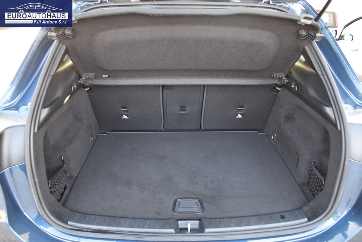Mercedes-Benz GLA SUV 200 d Business Extra auto (16)