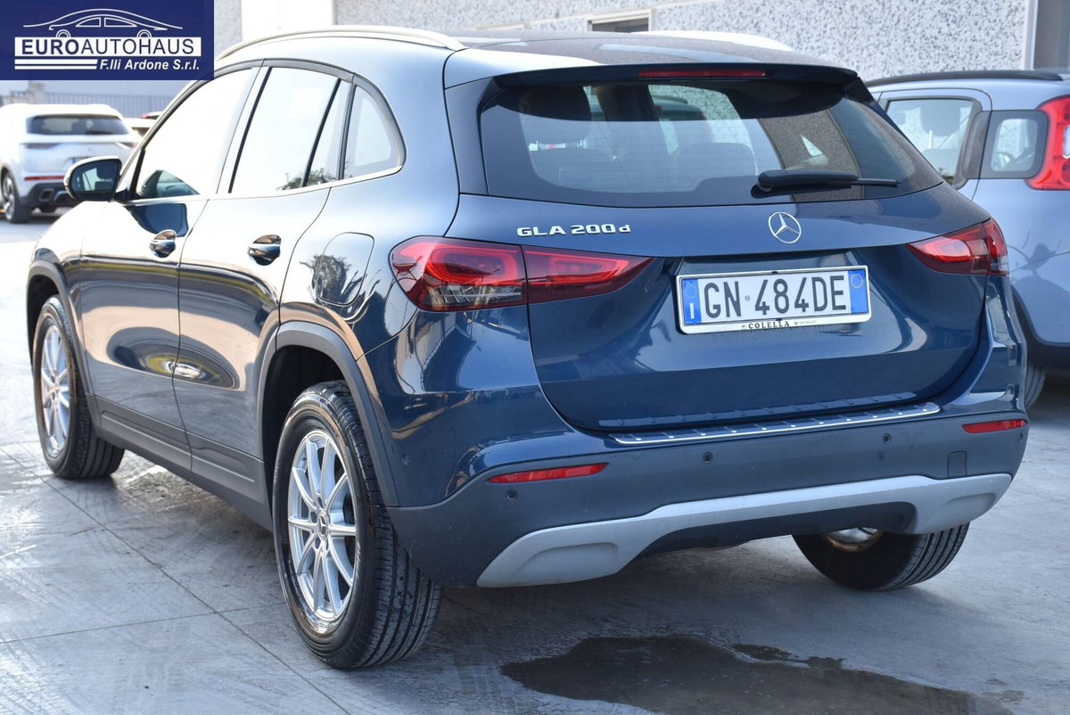 Mercedes-Benz GLA SUV 200 d Business Extra auto (6)