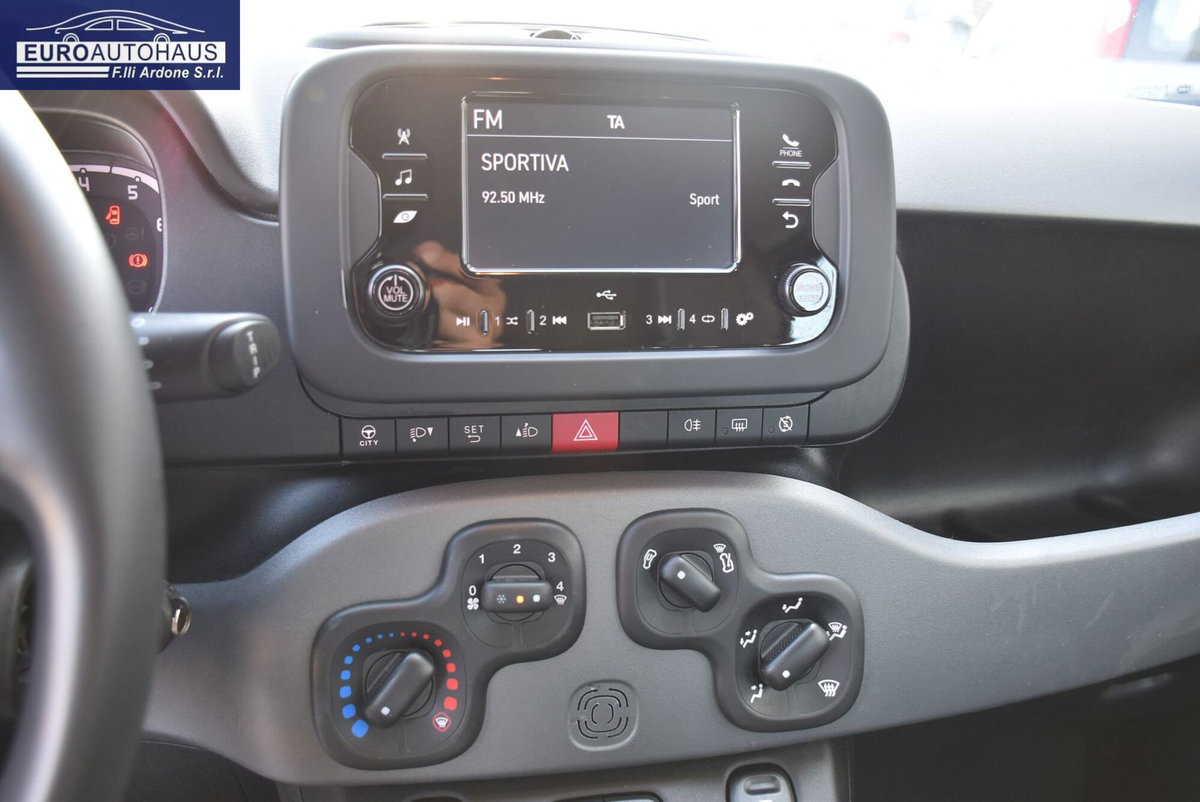 Fiat Panda 1.0 FireFly S&S Hybrid City Cross (6)