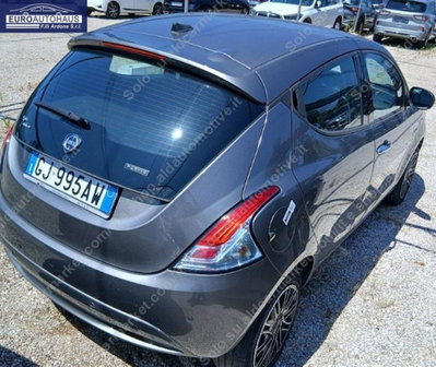 Lancia Ypsilon 1.0 FireFly 5 porte S&S Hybrid Gold Plus (3)