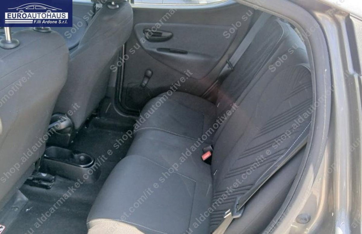 Lancia Ypsilon 1.0 FireFly 5 porte S&S Hybrid Gold Plus (4)