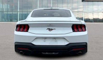 Ford Mustang Coupé Fastback 2.3 EcoBoost (3)