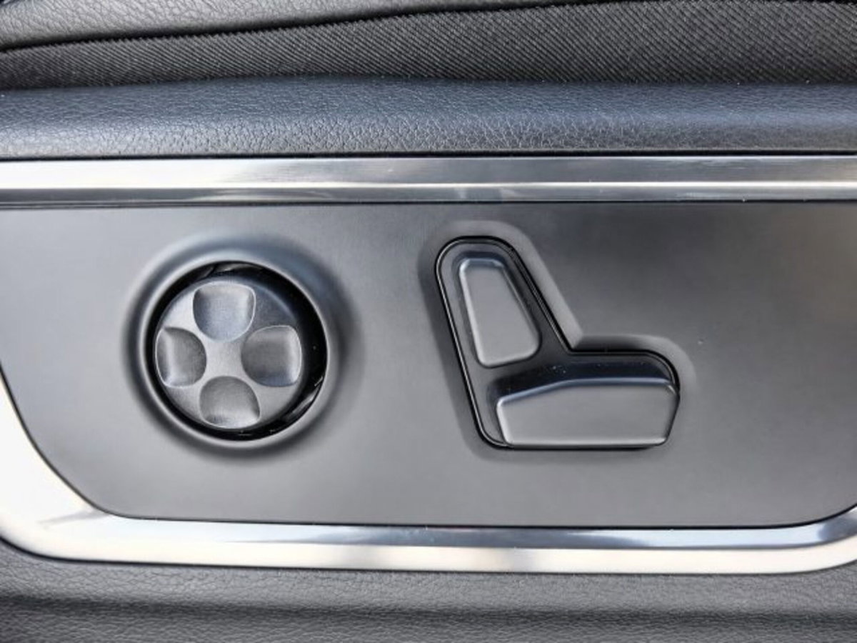 Ram Ram Pick-up Ram 1500 5.7 V8 Crew Cab Limited Night Edition 395cv at8 (15)
