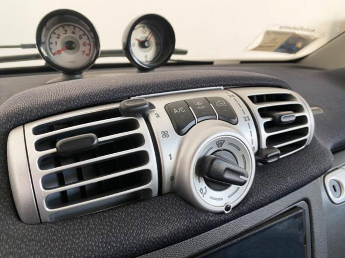 smart Fortwo 1000 52 kW MHD coupé passion (14)