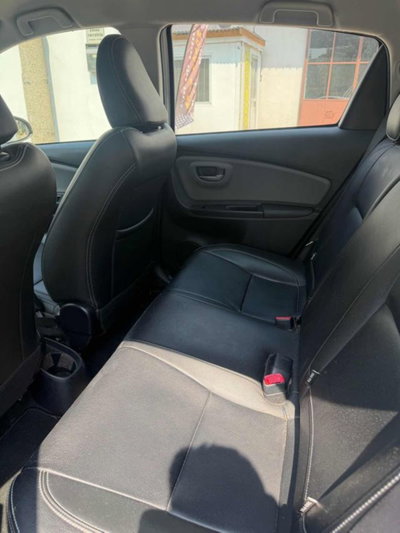 Toyota Yaris 1.0 5 porte Trend (11)