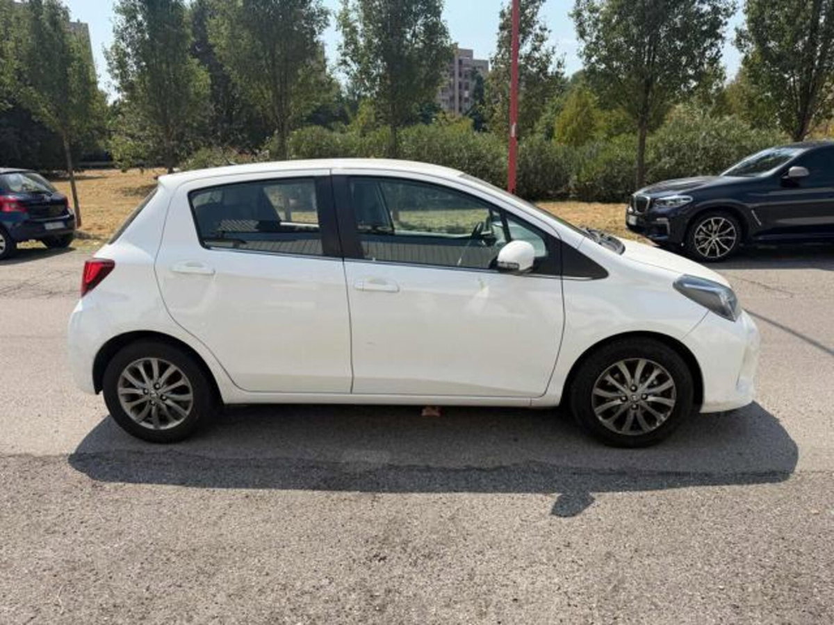 Toyota Yaris 1.0 5 porte Trend (6)