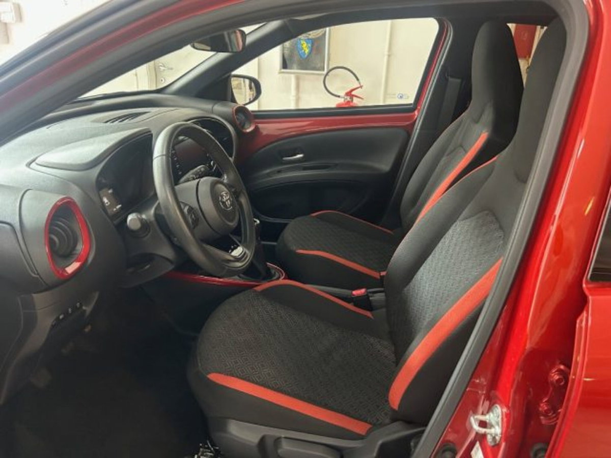 Toyota Aygo X 1.0 VVT-i 72 CV 5p. Undercover S-CVT (8)