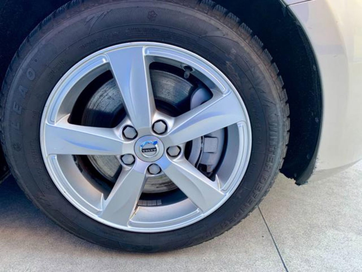 Volvo V40 D3 Geartronic Kinetic (10)