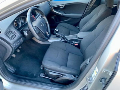 Volvo V40 D3 Geartronic Kinetic (11)