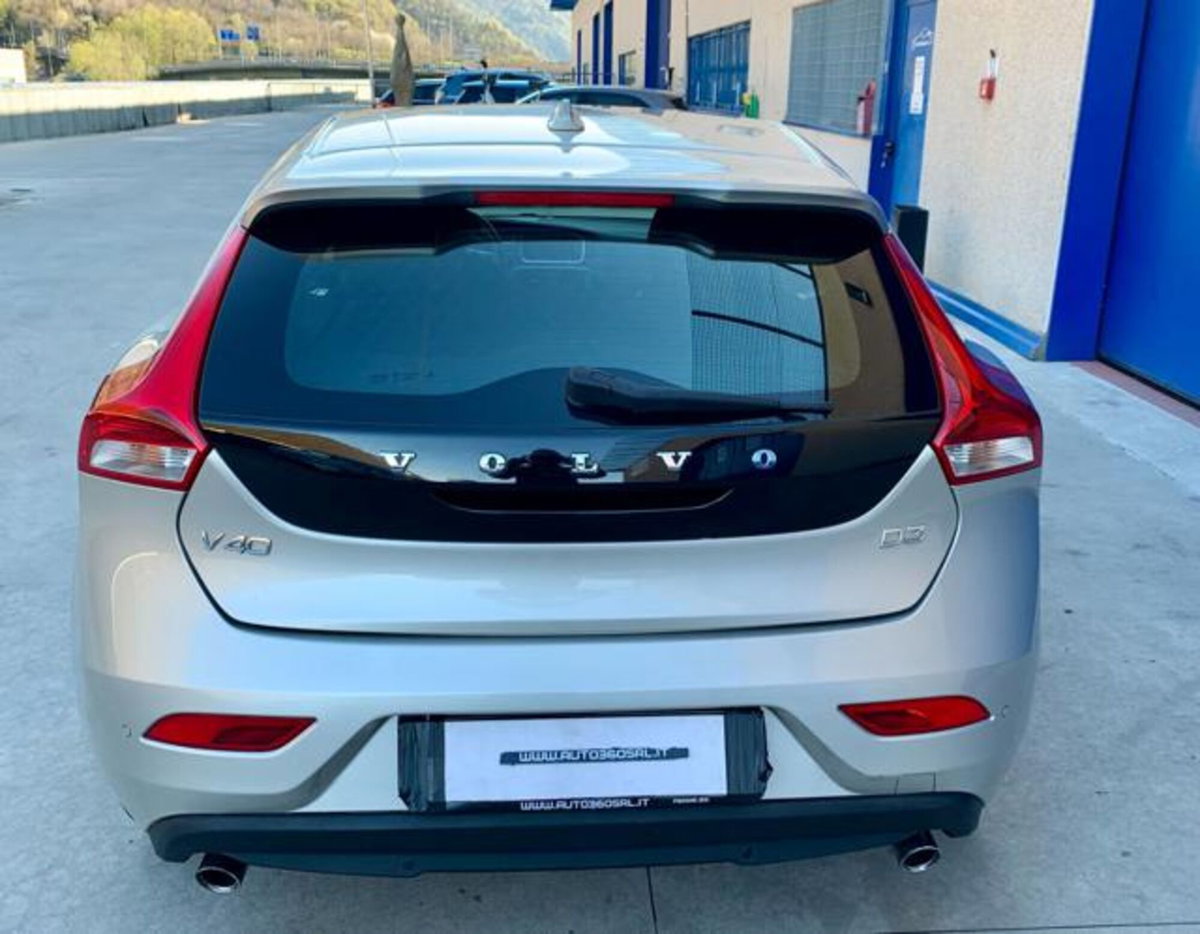 Volvo V40 D3 Geartronic Kinetic (3)