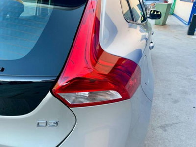 Volvo V40 D3 Geartronic Kinetic (7)