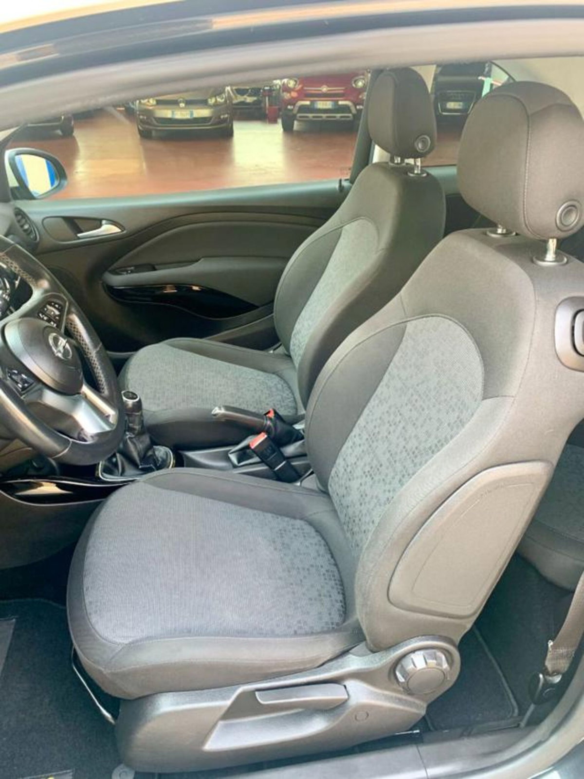 Opel Adam 1.2 70 CV Jam (7)