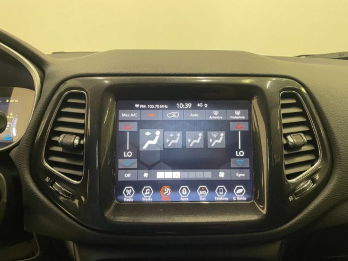 Jeep Compass 1.3 T4 190CV PHEV AT6 4xe Limited (18)