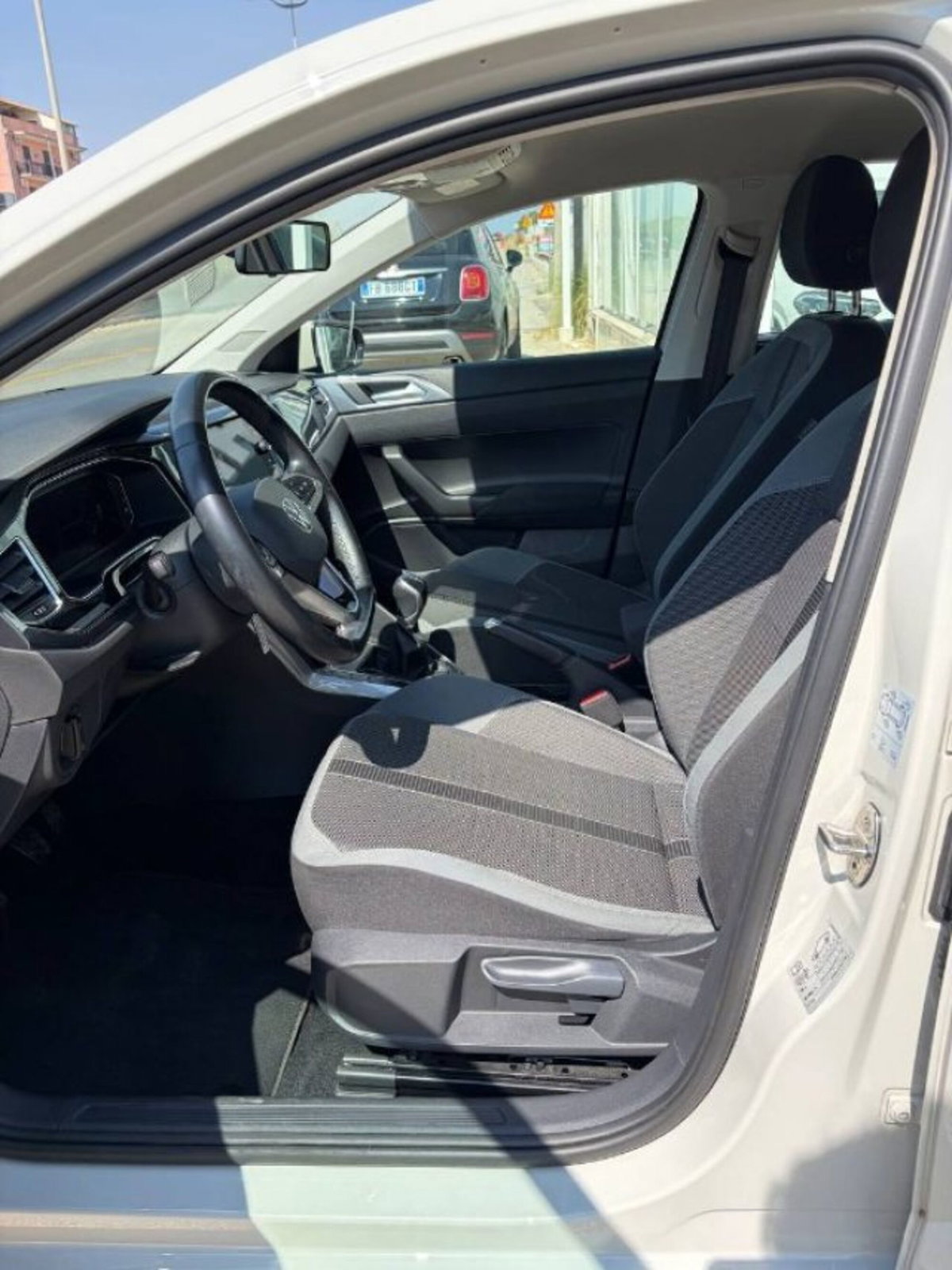 Volkswagen Polo 1.0 tsi Style 95cv (11)
