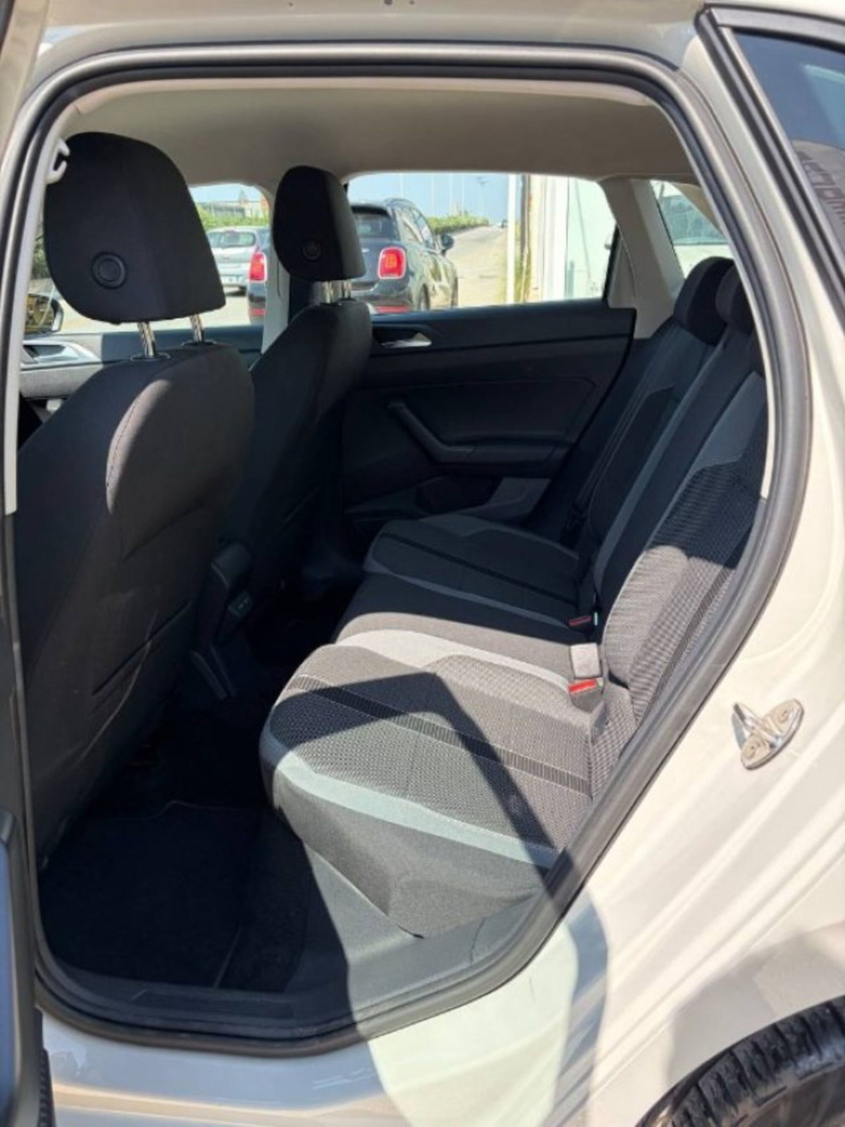 Volkswagen Polo 1.0 tsi Style 95cv (12)