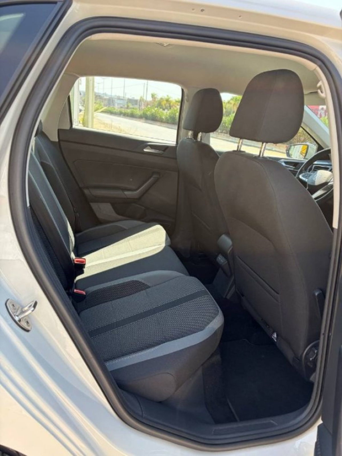 Volkswagen Polo 1.0 tsi Style 95cv (13)