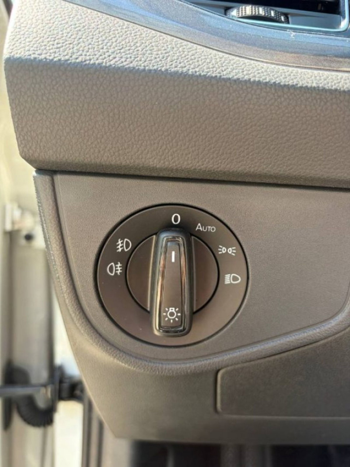 Volkswagen Polo 1.0 tsi Style 95cv (16)