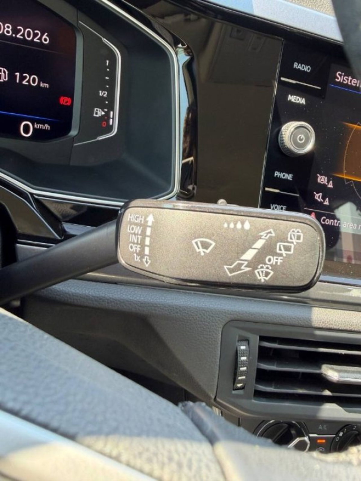 Volkswagen Polo 1.0 tsi Style 95cv (19)