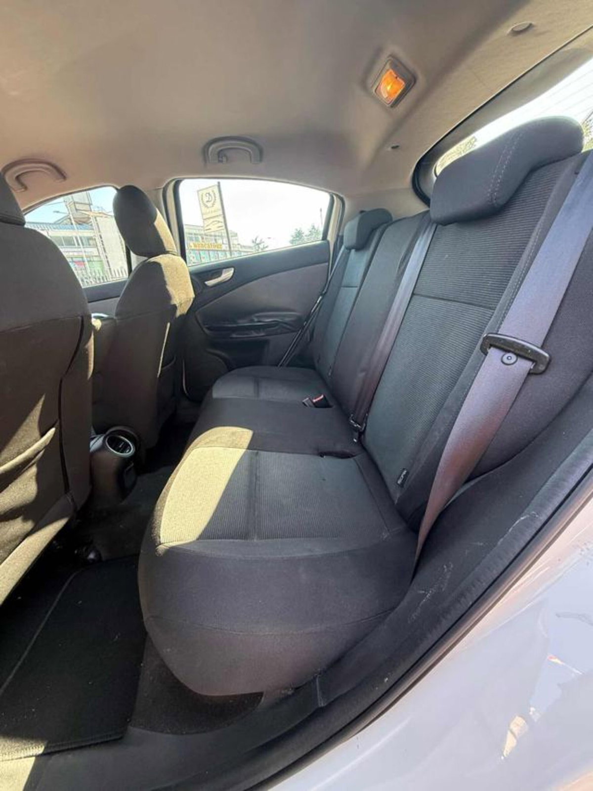 Alfa Romeo Giulietta 1.6 JTDm-2 Distinctive (12)