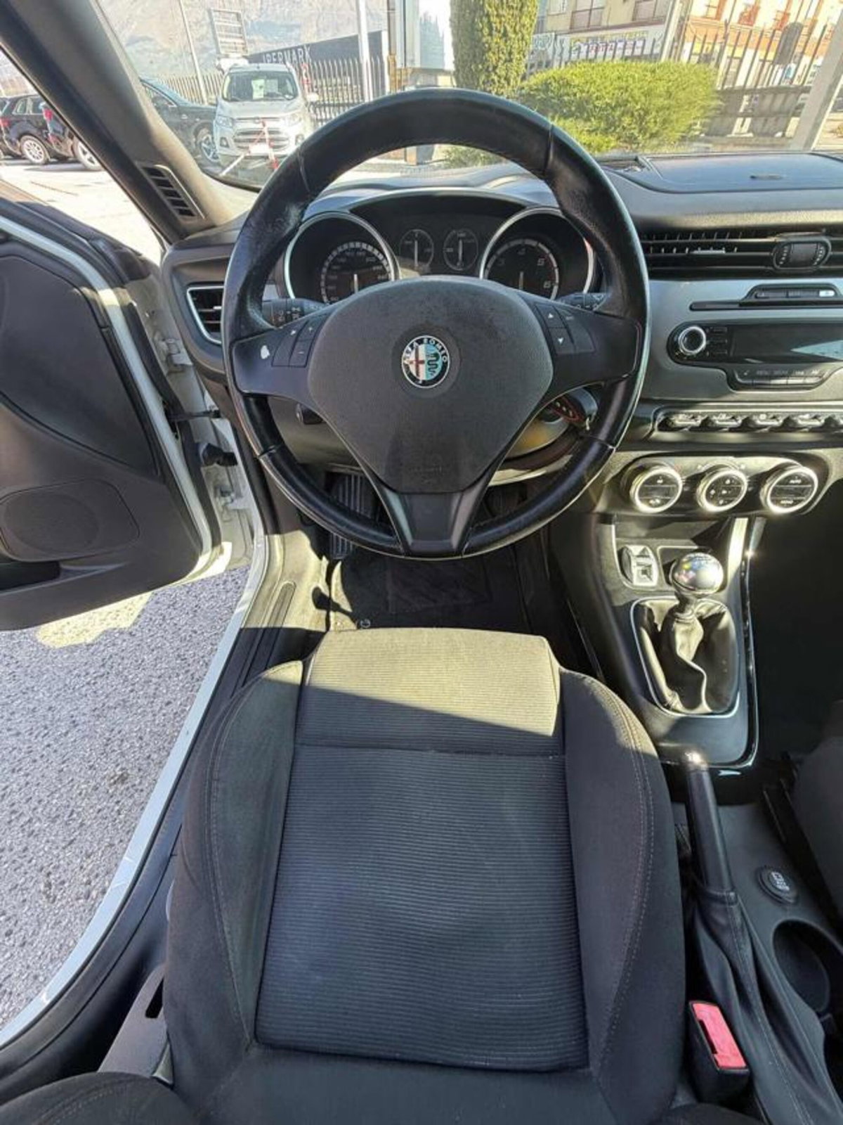 Alfa Romeo Giulietta 1.6 JTDm-2 Distinctive (17)