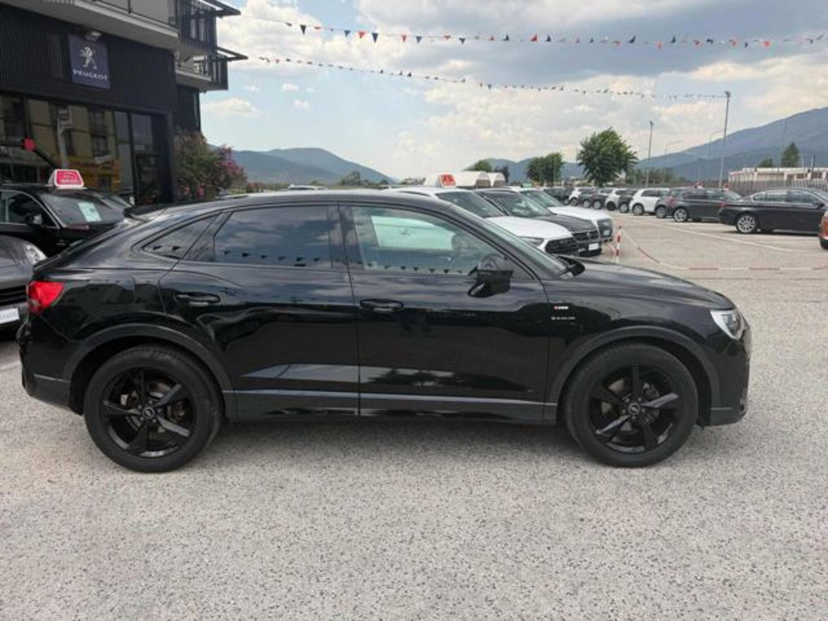 Audi Q3 Sportback 35 TDI quattro S tronic S line edition (2)