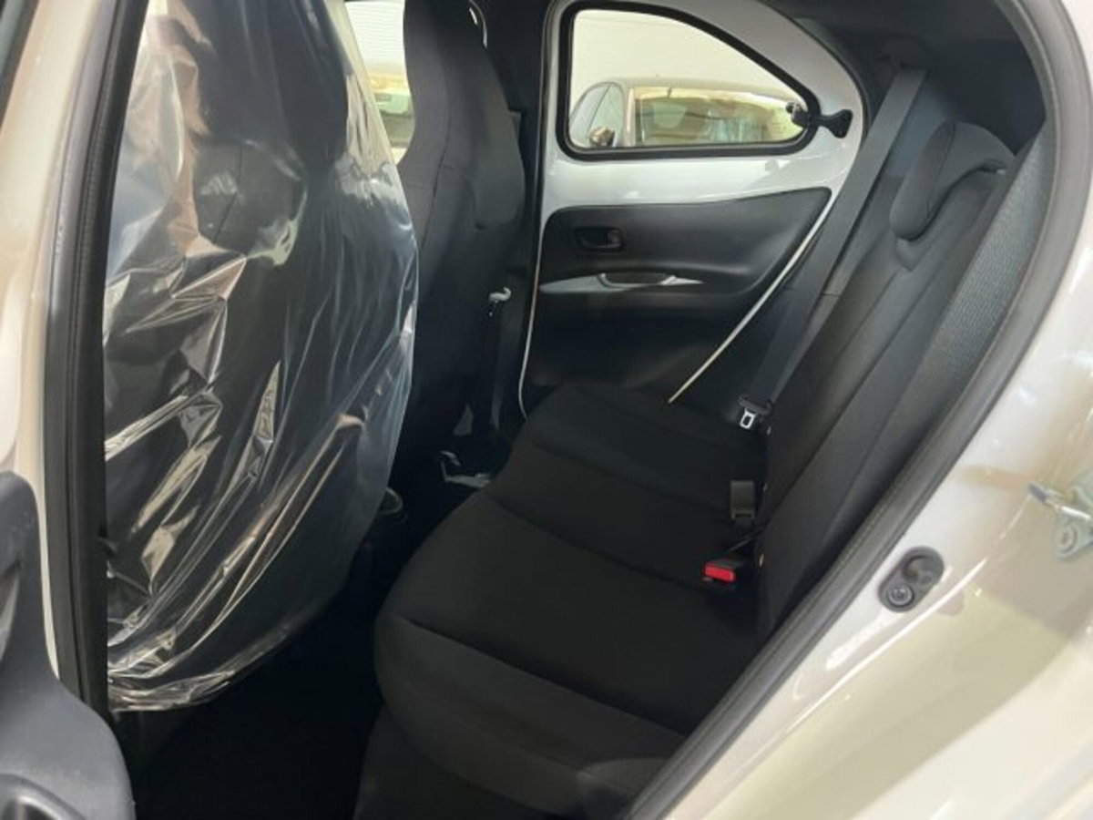 Toyota Aygo X 1.0 VVT-i 72 CV 5 porte Limited Air (13)