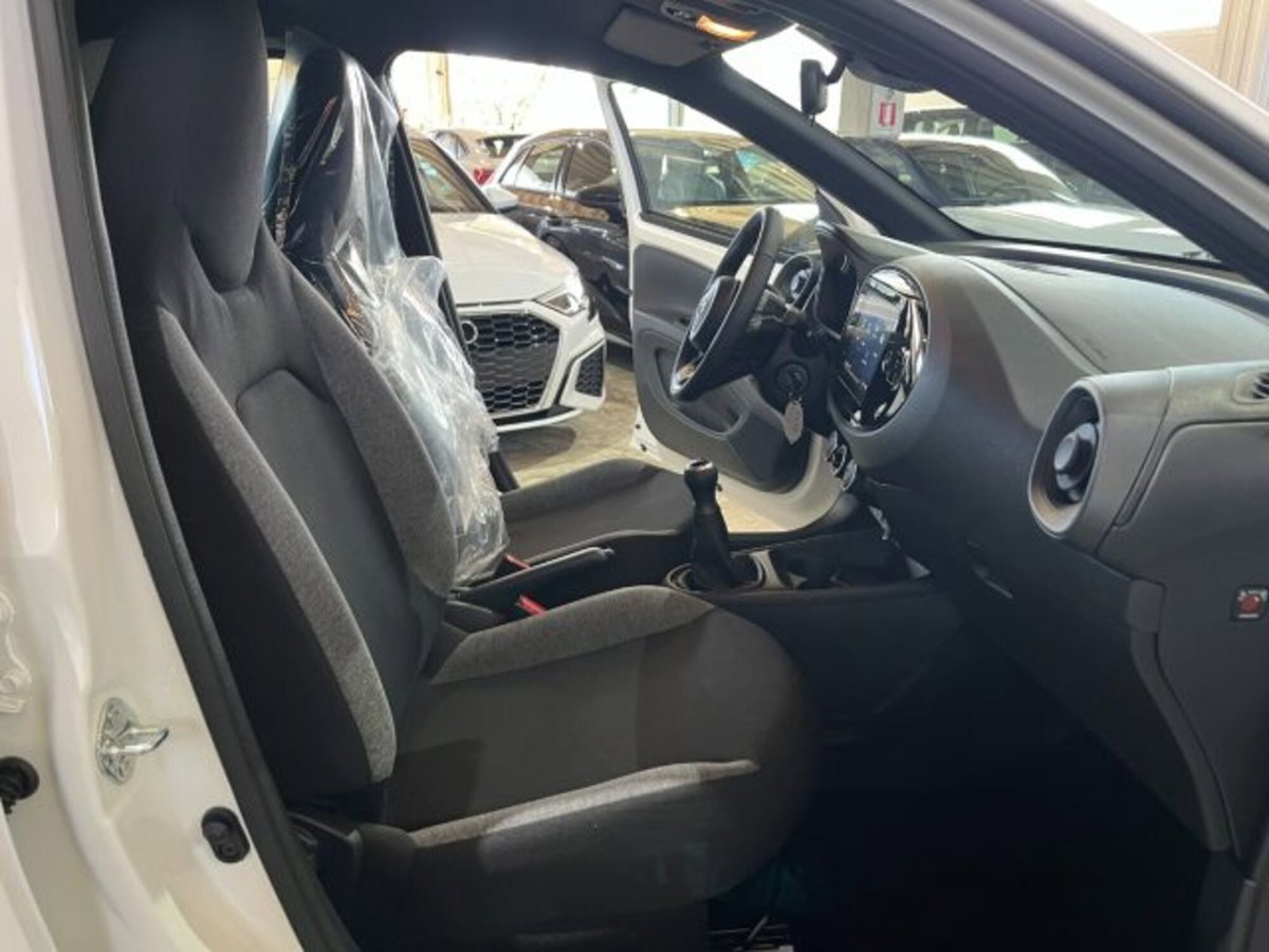 Toyota Aygo X 1.0 VVT-i 72 CV 5 porte Limited Air (18)