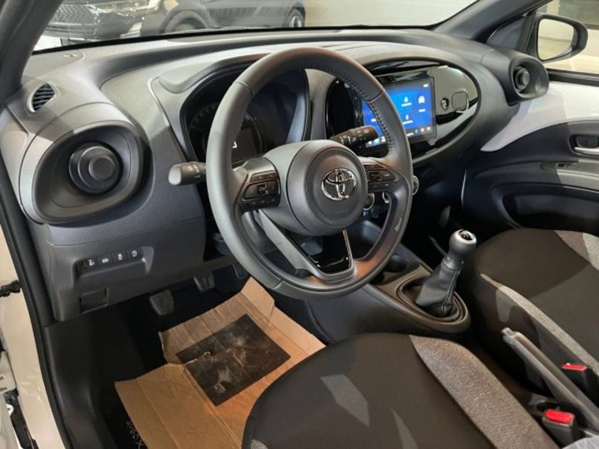 Toyota Aygo X 1.0 VVT-i 72 CV 5 porte Limited Air (5)