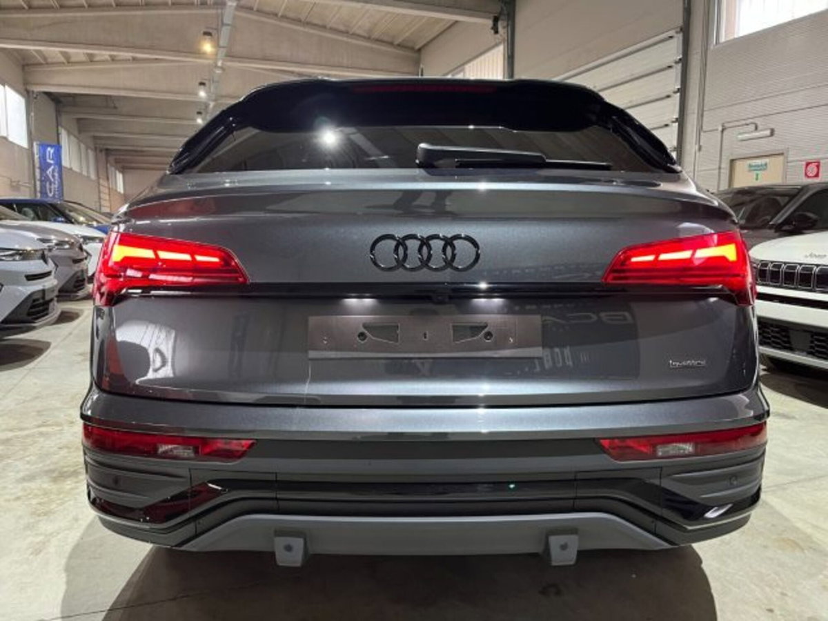 Audi Q5 Sportback 40 2.0 tdi mhev 12V Identity Black quattro s-tronic (5)