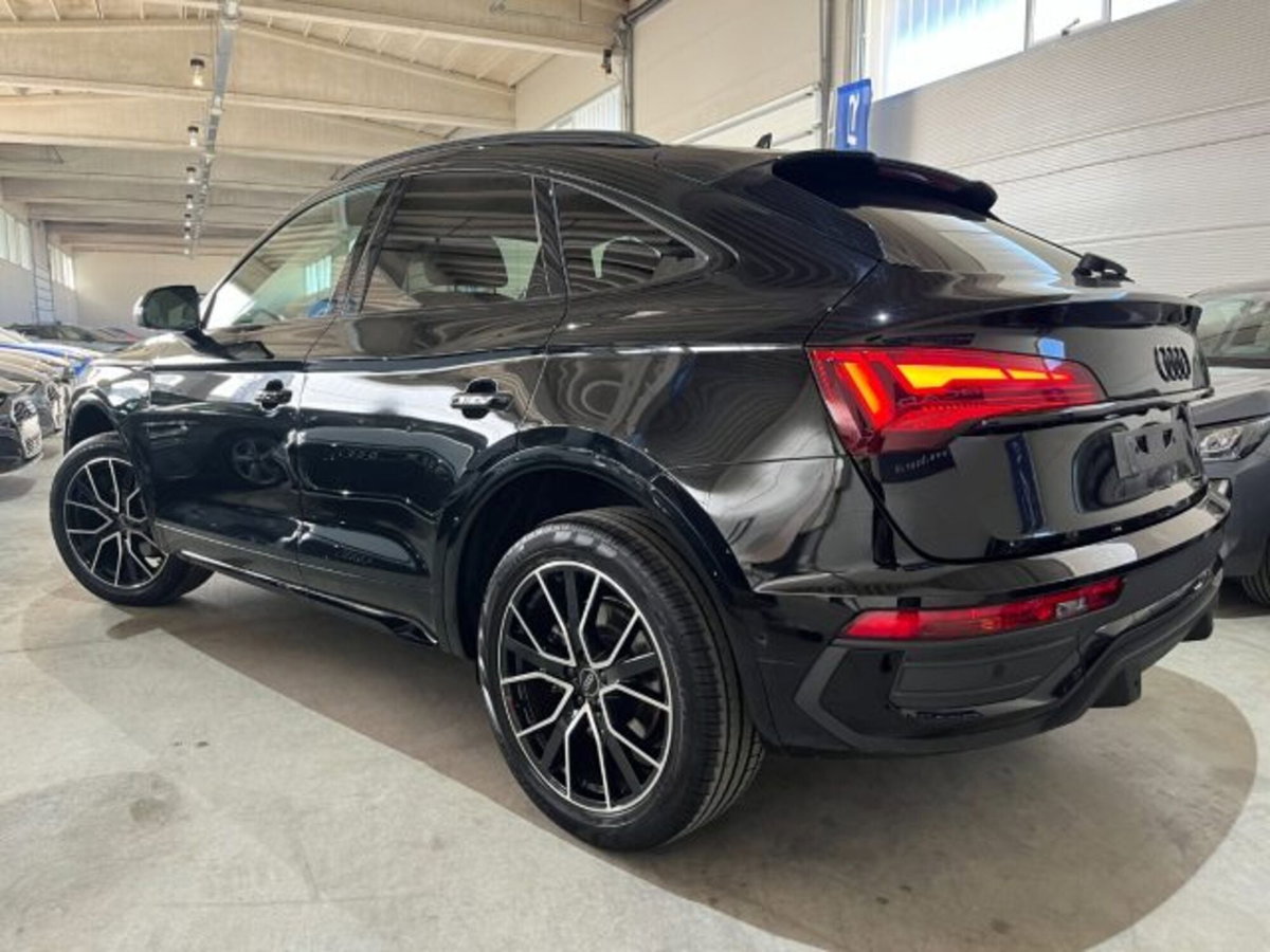 Audi Q5 Sportback 40 2.0 tdi mhev 12V Identity Black quattro s-tronic (3)
