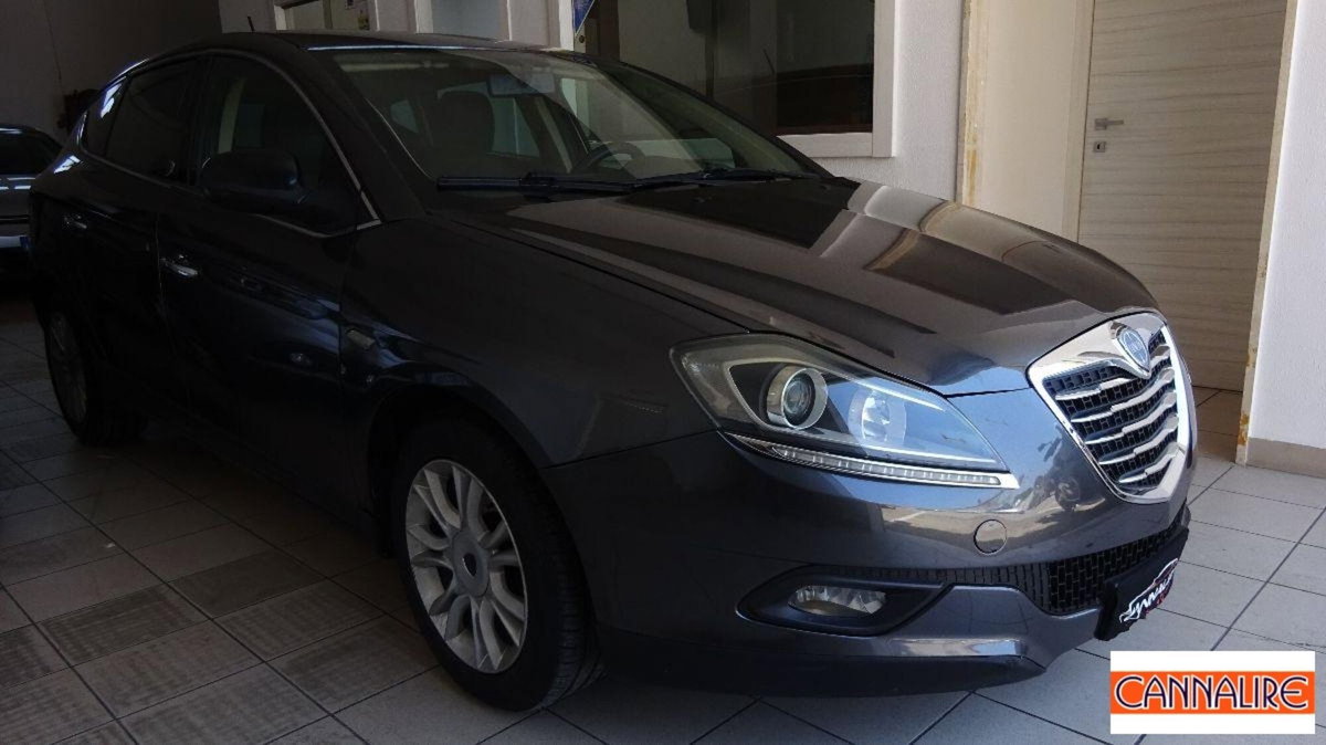 Lancia Delta 1.6 MJT DPF Silver (2)
