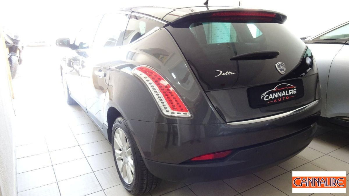 Lancia Delta 1.6 MJT DPF Silver (3)