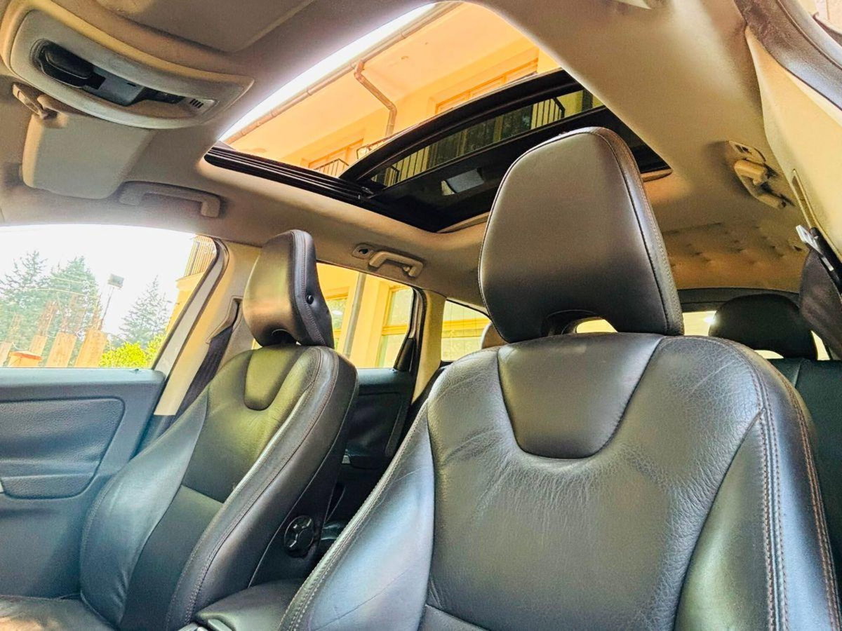 Volvo XC60 2.4 D5 Summum (13)