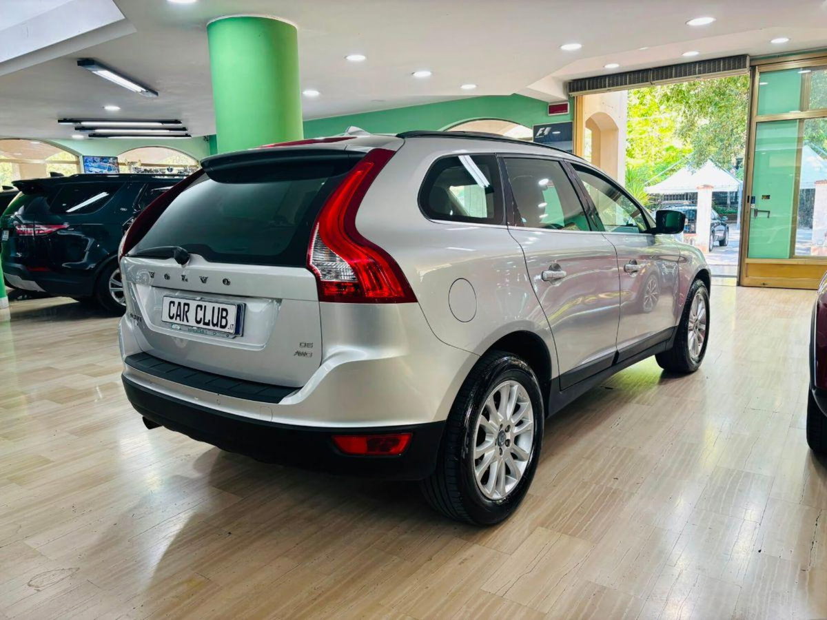 Volvo XC60 2.4 D5 Summum (3)