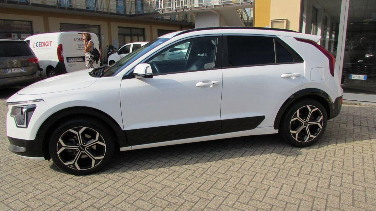 Kia Niro 1.6 gdi hev Style 129cv dct6 (2)