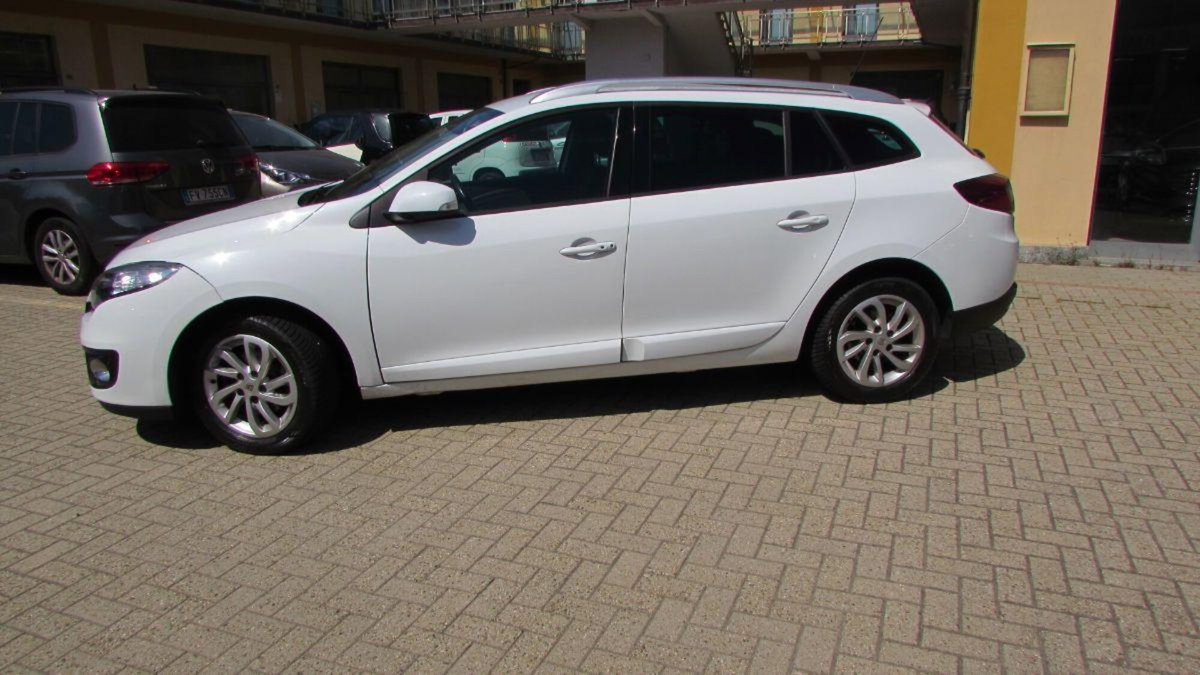 Renault Mégane SporTour 1.5 dCi 110CV SporTour Runaway (2)