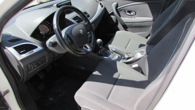 Renault Mégane SporTour 1.5 dCi 110CV SporTour Runaway (9)