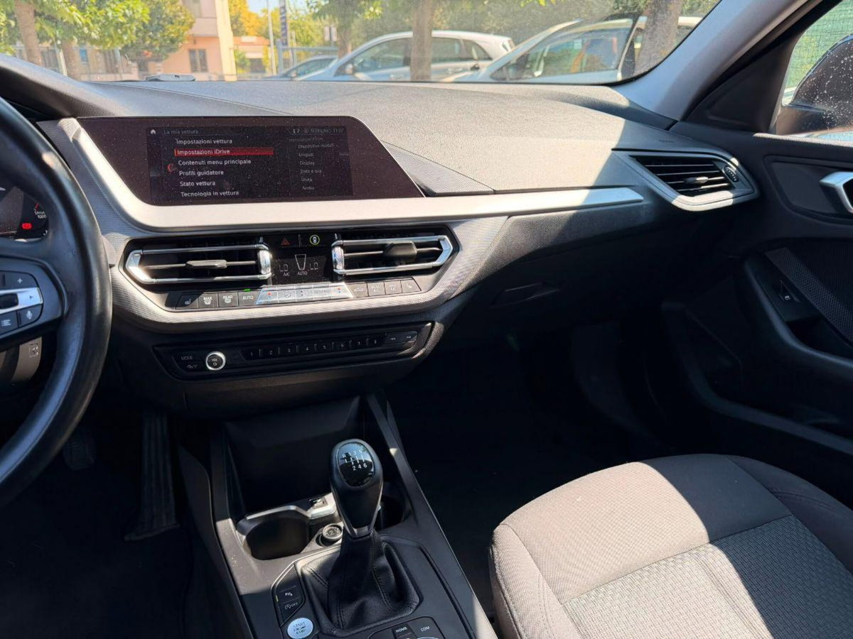 BMW Serie 1 118d 5p. Sport (10)
