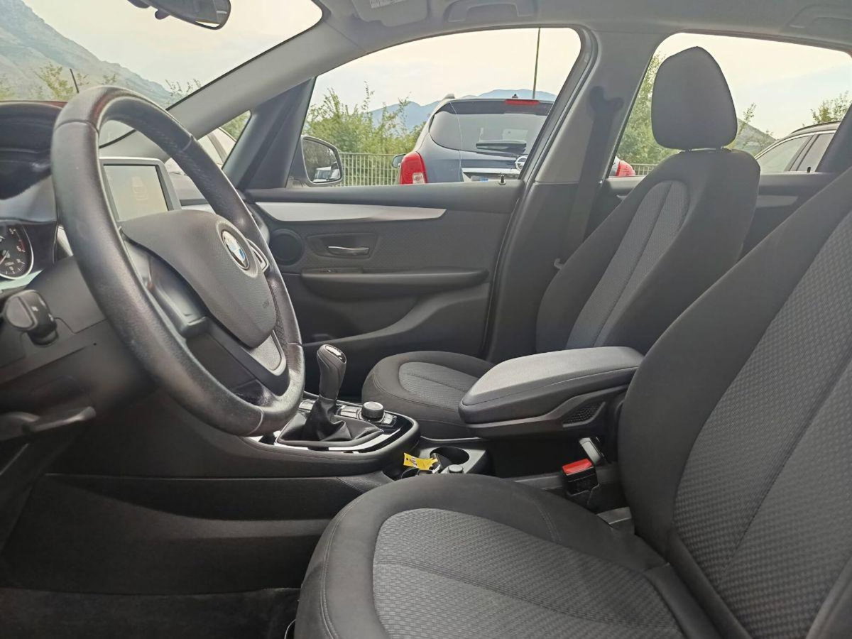 BMW Serie 2 Gran Tourer 214d  Luxury (11)