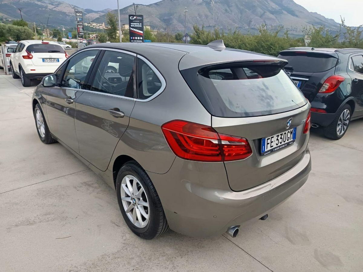 BMW Serie 2 Gran Tourer 214d  Luxury (9)