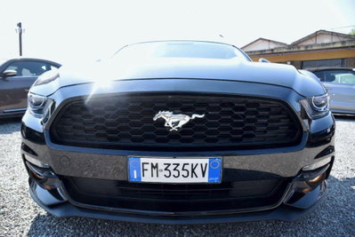 Ford Mustang Coupé Fastback 2.3 EcoBoost (17)